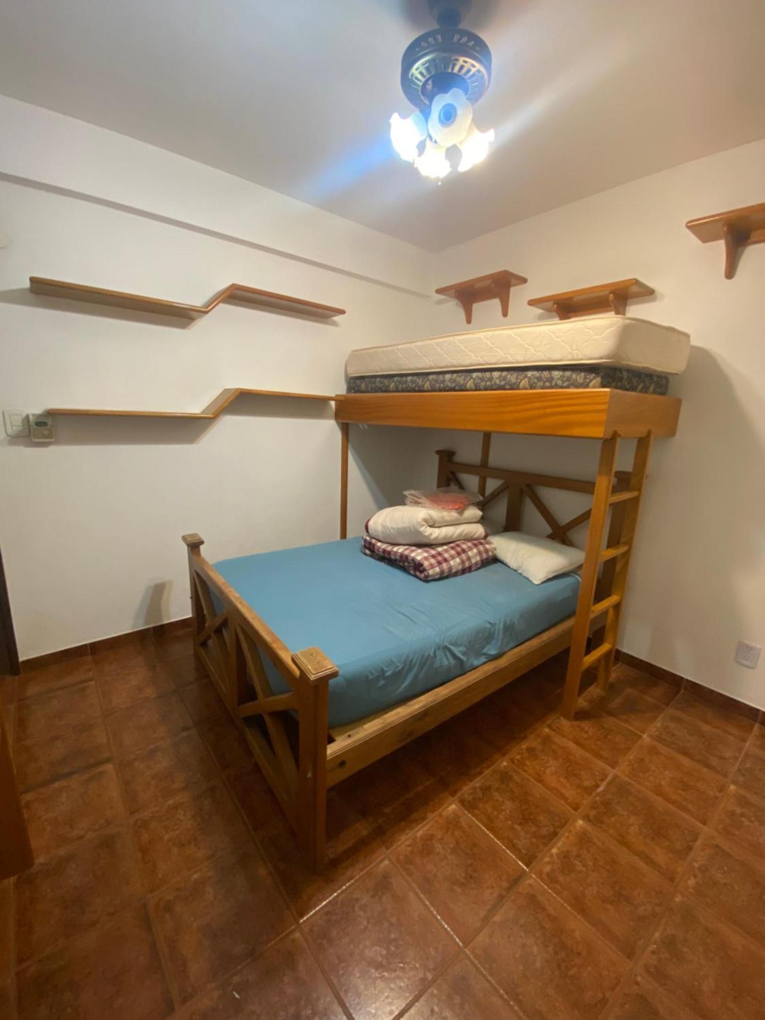 Ed Ayerovia Apartment
